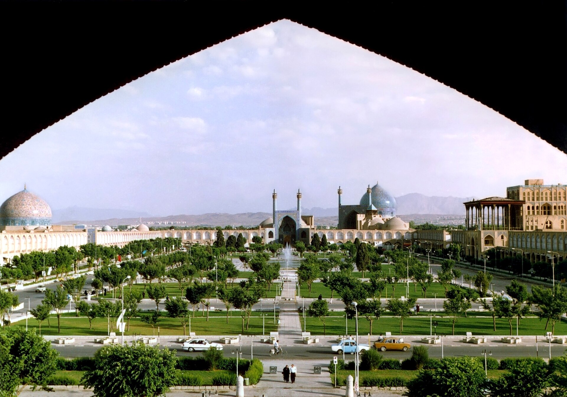 Naqsh-e Jahan: the square that was “half the world”